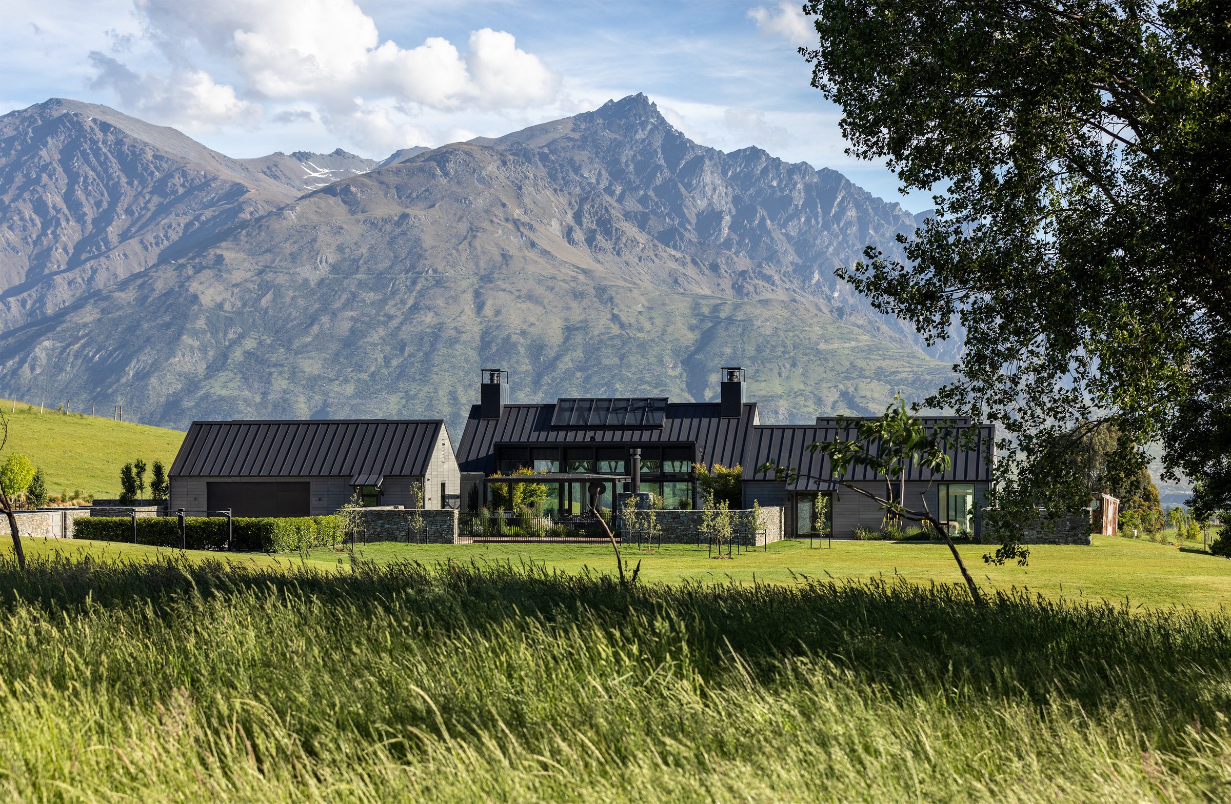 Speargrass House, Queenstown. Landscape design by Suzanne Turley Landscapes