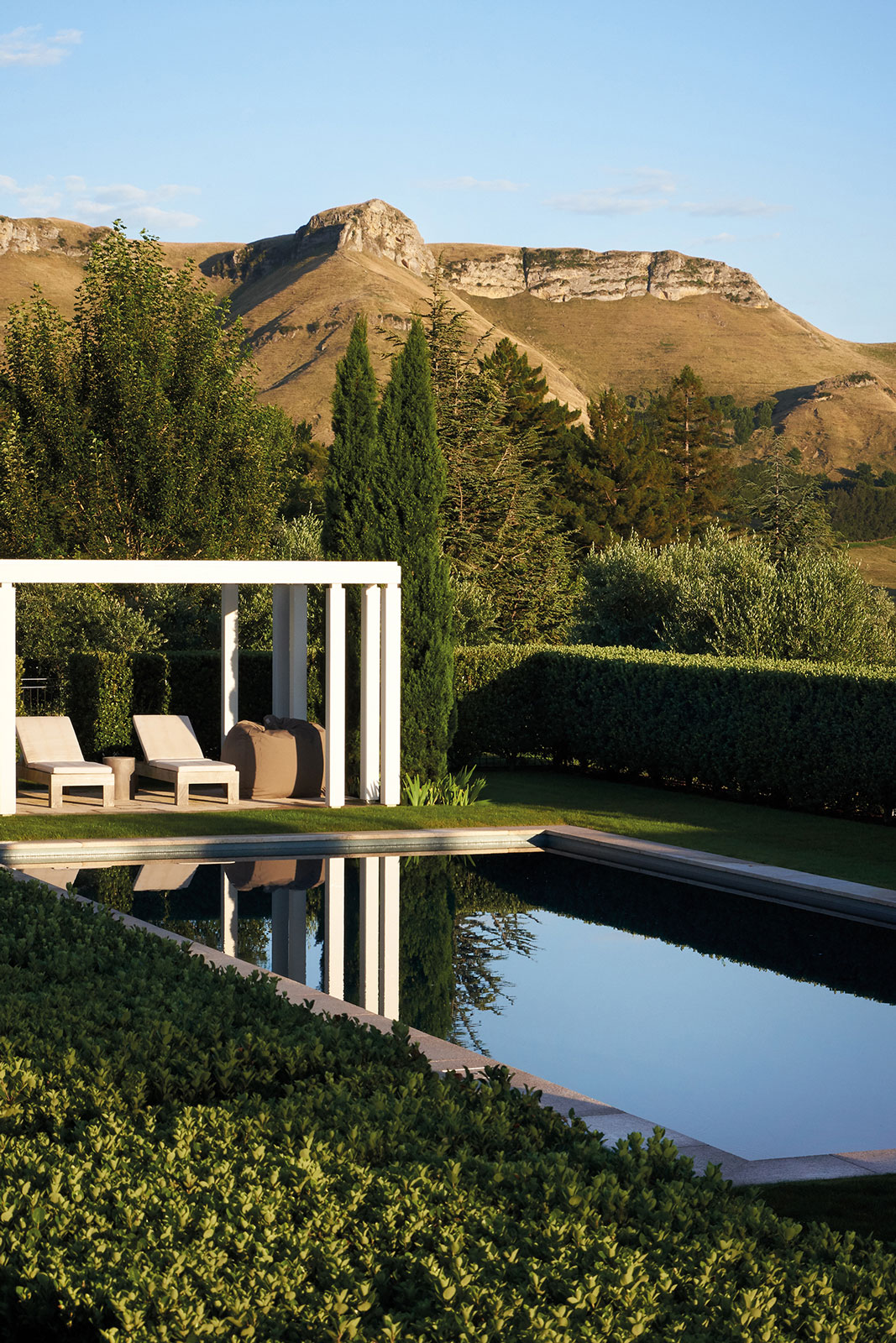 Tahuna, Hawke's Bay, New Zealand. Landscape design by Suzanne Turley Landscapes