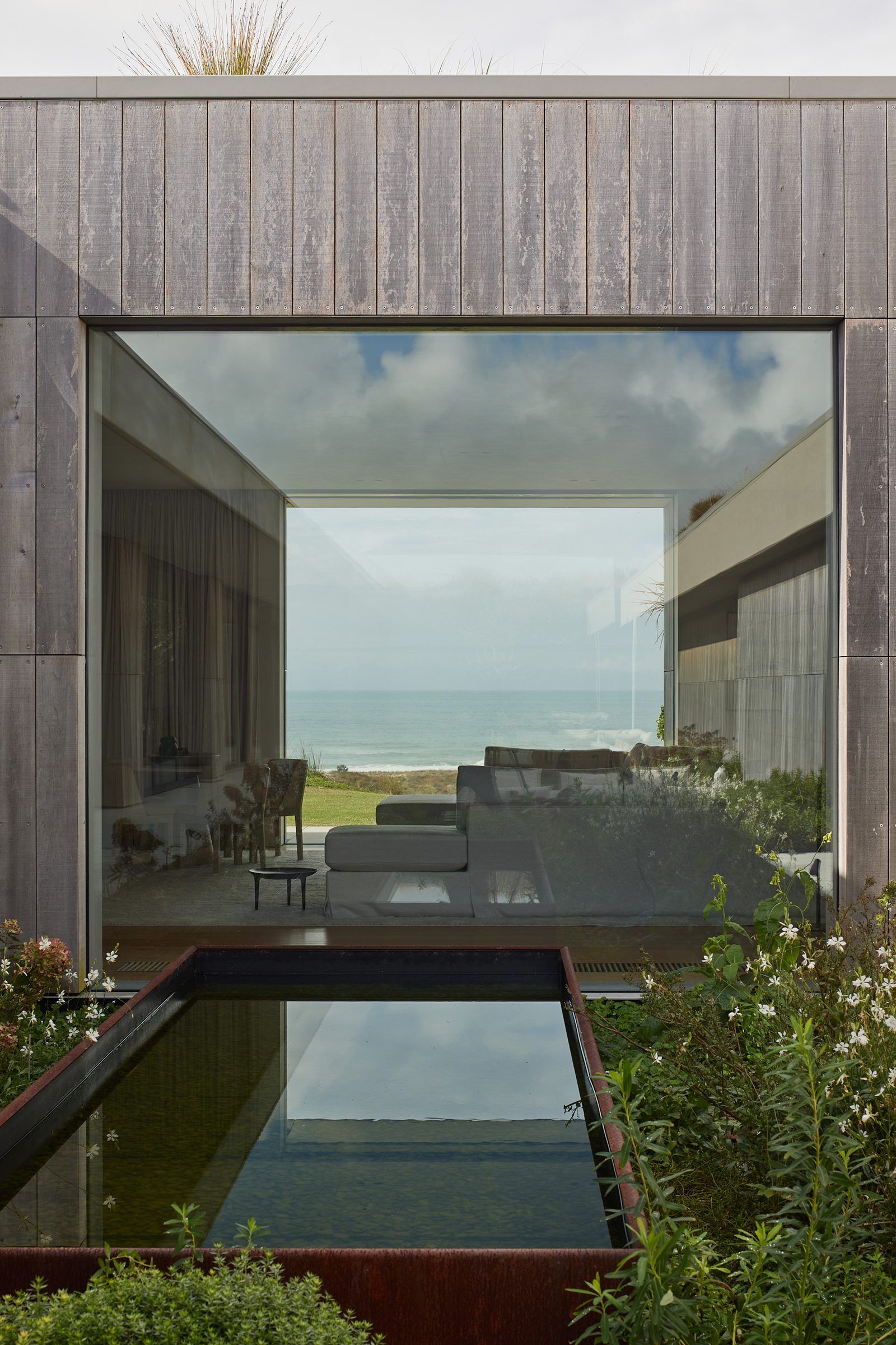 Coastal Home, Tara Iti. Landscape design by Suzanne Turley Landscapes