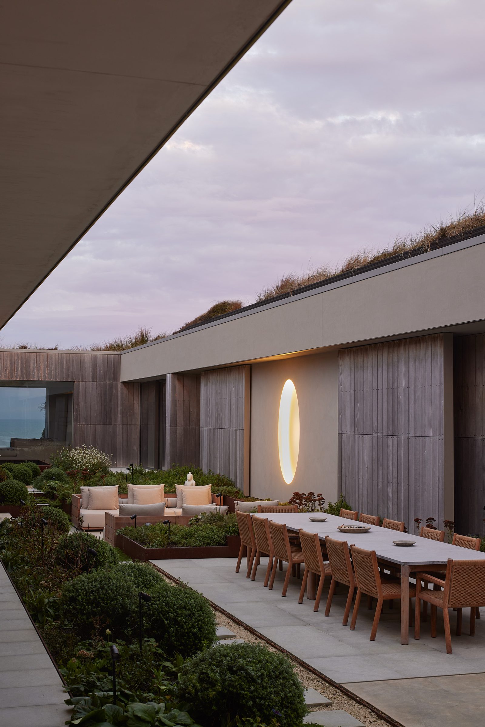Coastal Home, Tara Iti. Landscape design by Suzanne Turley Landscapes