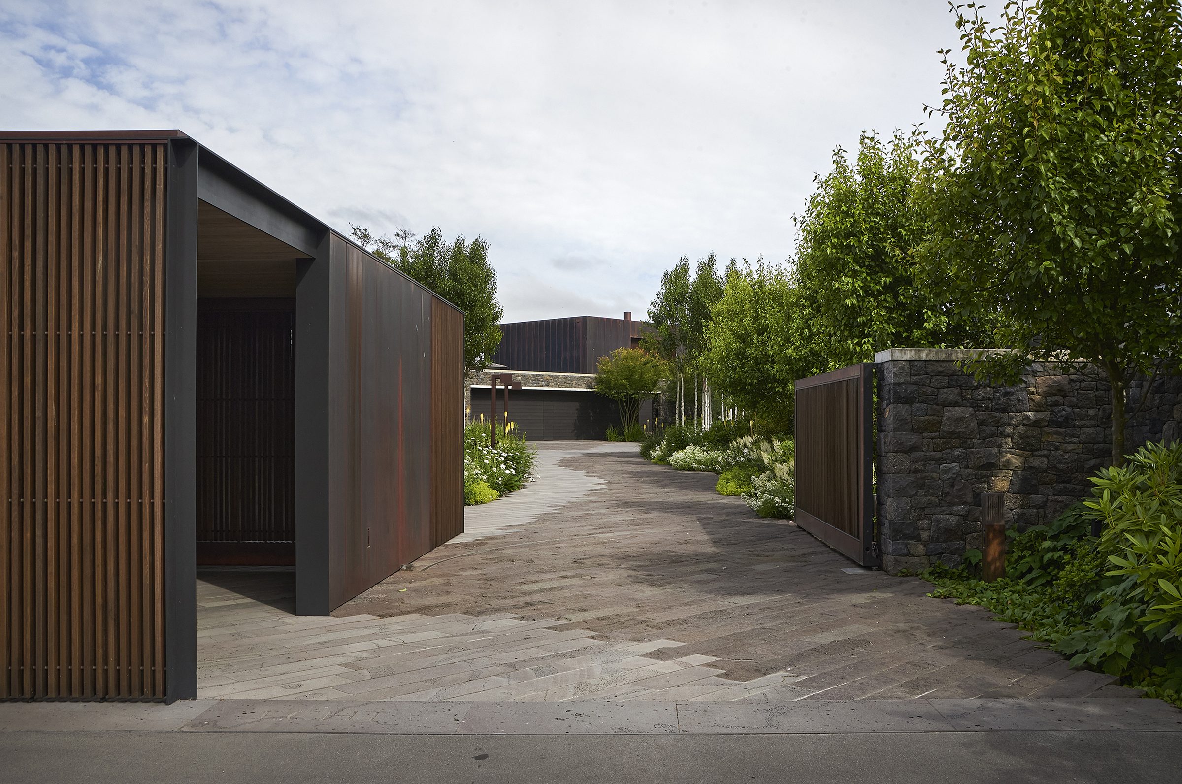 Riverside House, Christchurch. Landscape design by Suzanne Turley Landscapes