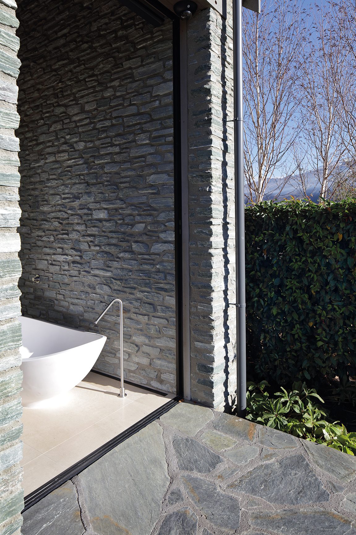 Alpine Lodge, Queenstown. Landscape design by Suzanne Turley Landscapes