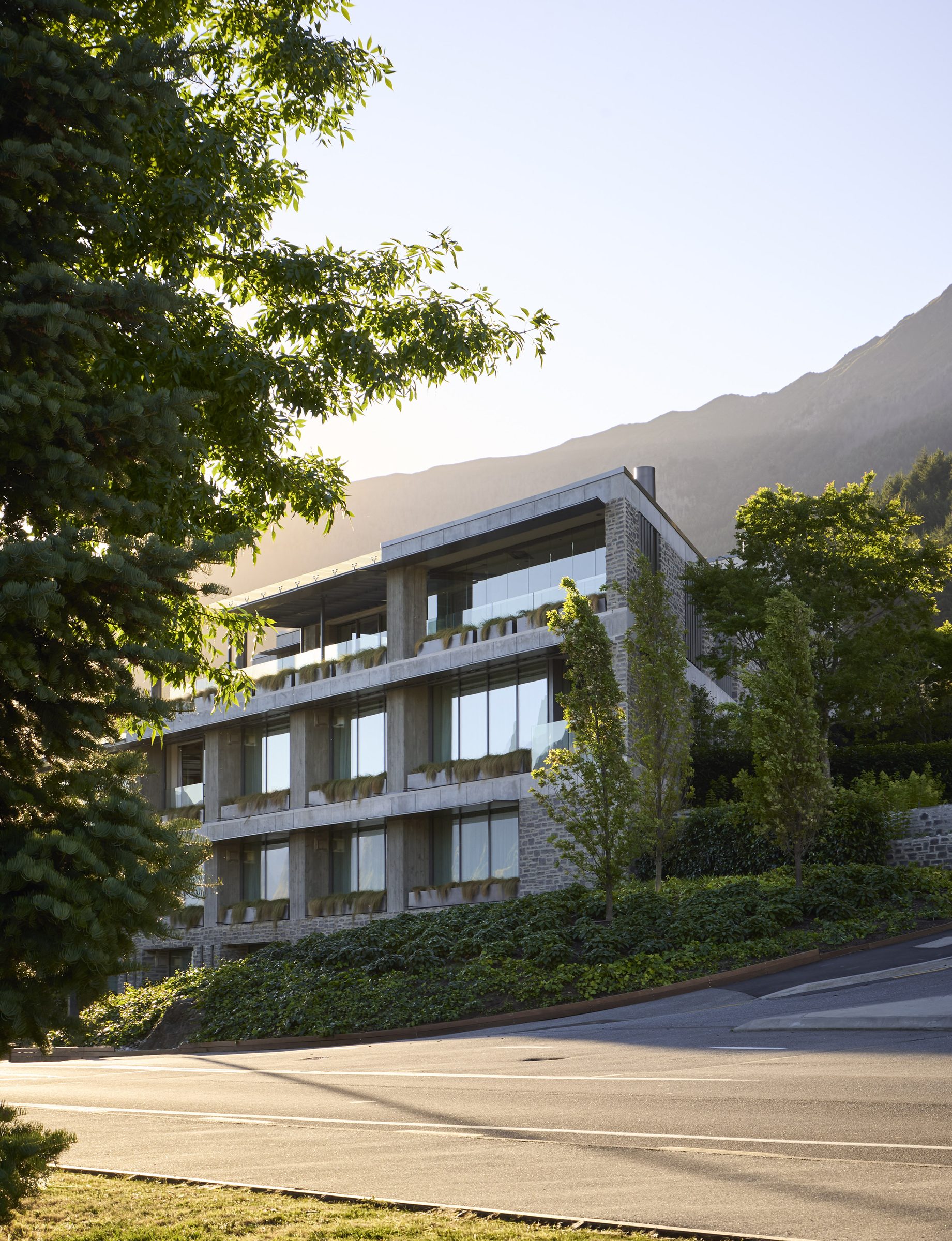Roki, Queenstown. Landscape design by Suzanne Turley Landscapes