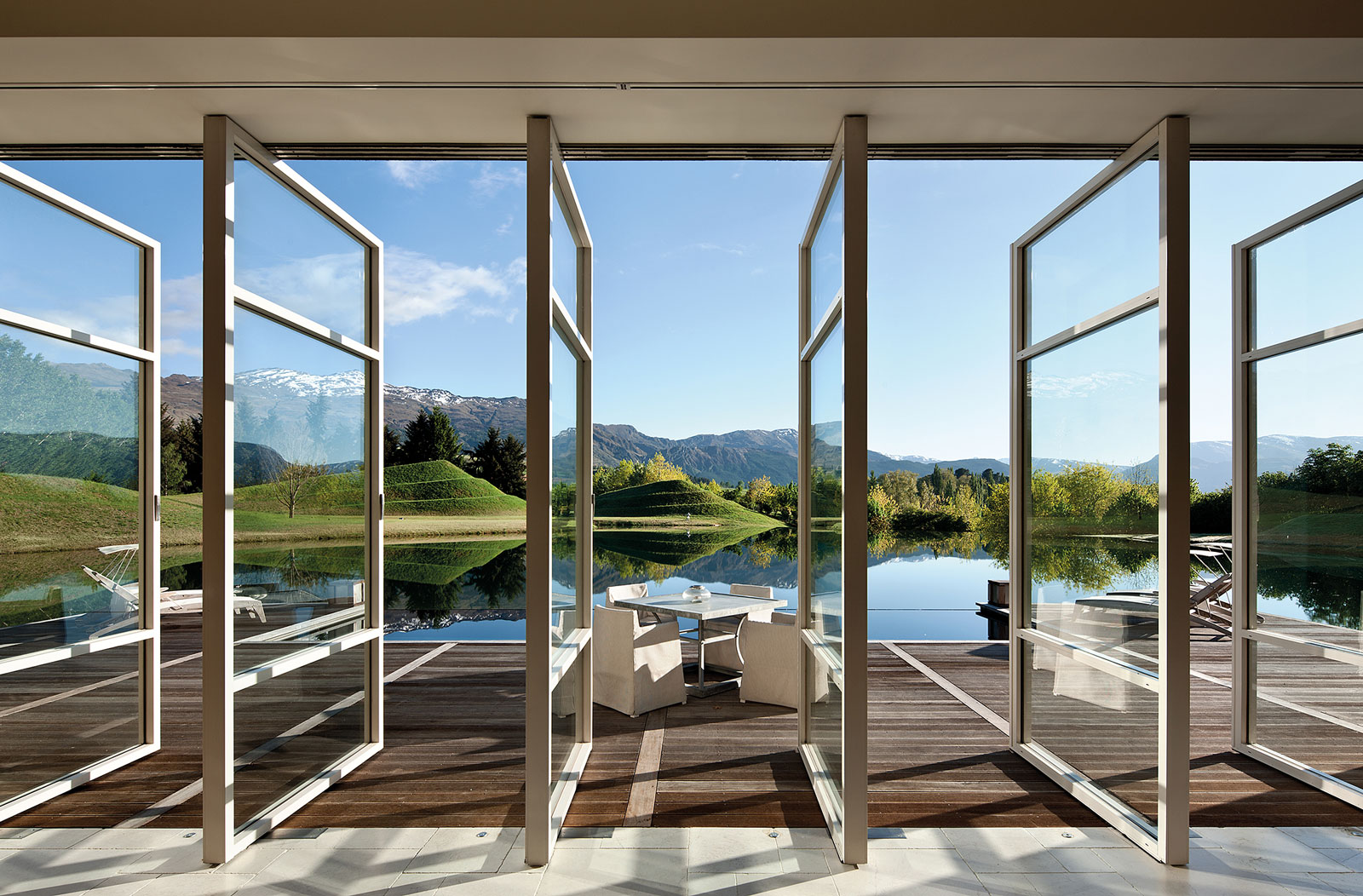 Swan Lake, Queenstown. Landscape design by Suzanne Turley Landscapes