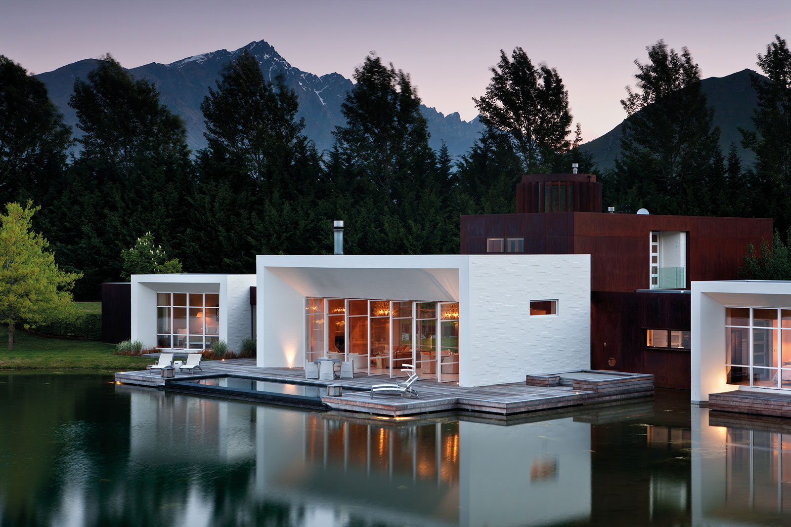 Swan Lake, Queenstown. Landscape design by Suzanne Turley Landscapes