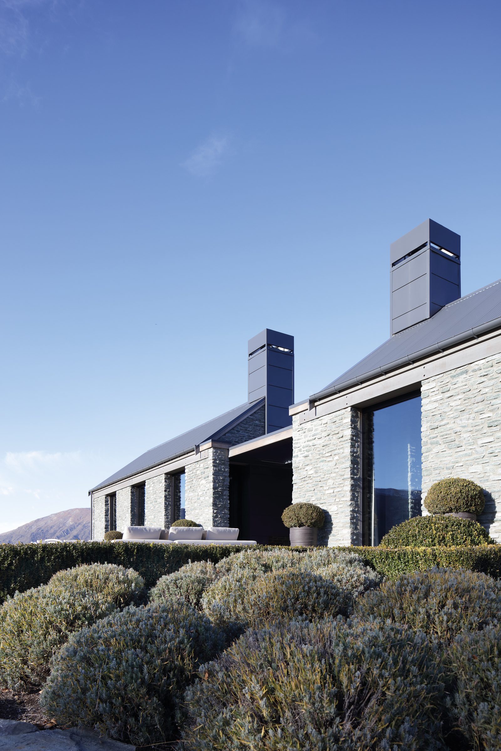 Alpine Lodge, Queenstown. Landscape design by Suzanne Turley Landscapes