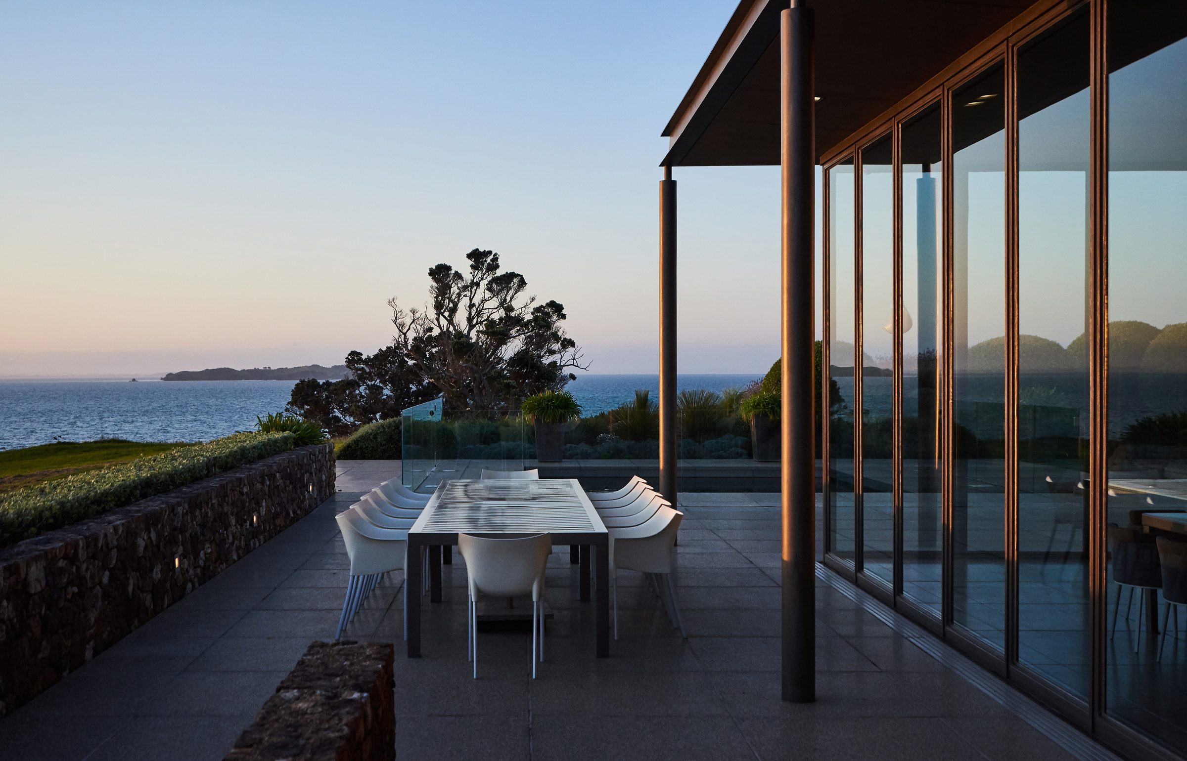 Island Retreat, Waiheke Island. Landscape design by Suzanne Turley Landscapes