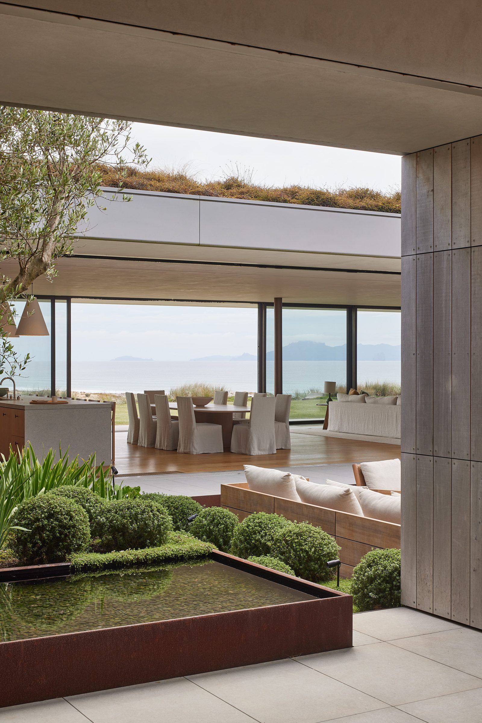 Coastal Home, Tara Iti. Landscape design by Suzanne Turley Landscapes