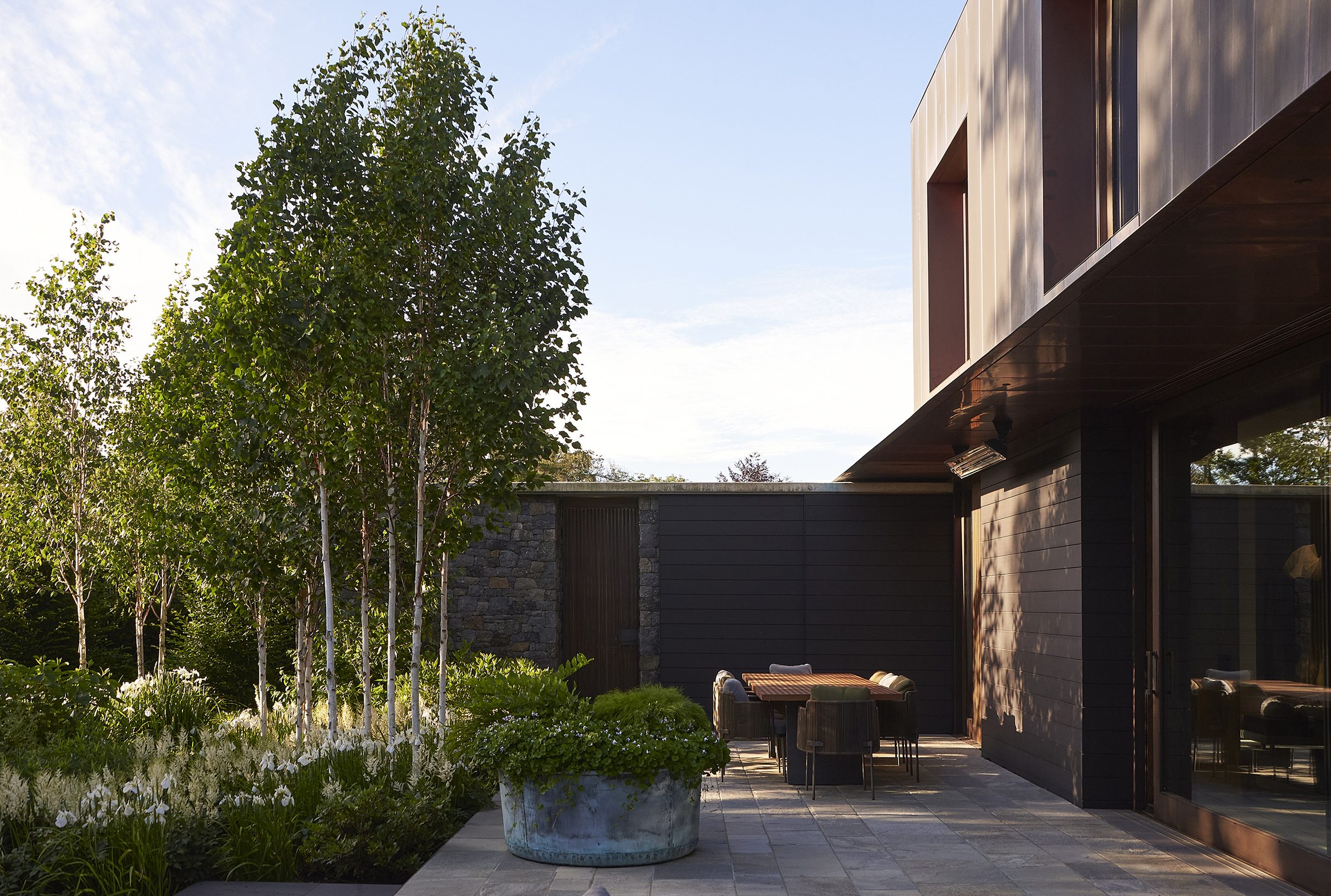 Riverside House, Christchurch. Landscape design by Suzanne Turley Landscapes