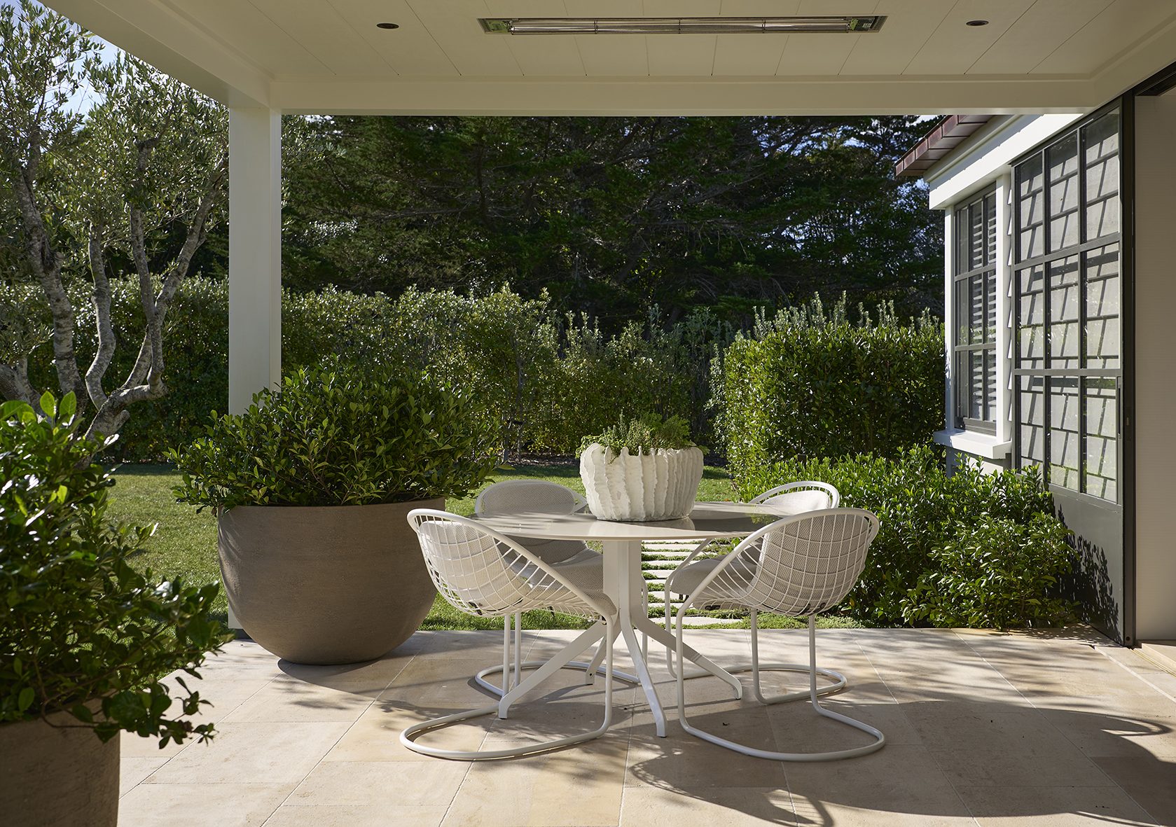 Beachside Retreat, Auckland. Landscape design by Suzanne Turley Landscapes